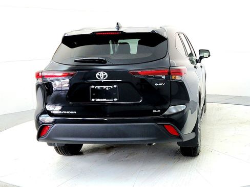 New 2026 Toyota Highlander XLE image 5