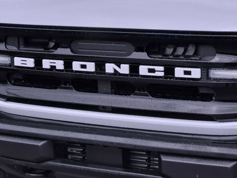 Used 2022 Ford Bronco Outer Banks AWD/4WD image 12