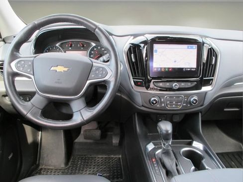 Used 2021 Chevrolet Traverse LT w/ LT Premium Package FWD image 21