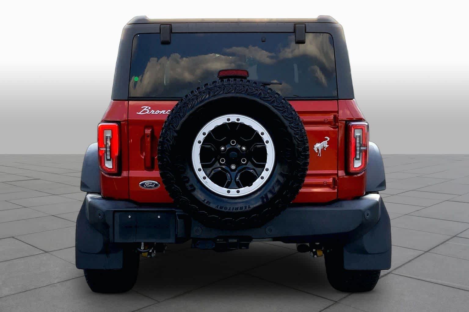 Used 2023 Ford Bronco Outer Banks w/ Sasquatch Package AWD/4WD image 5