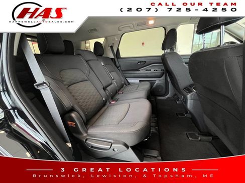 Used 2024 Nissan Pathfinder SV AWD/4WD image 13