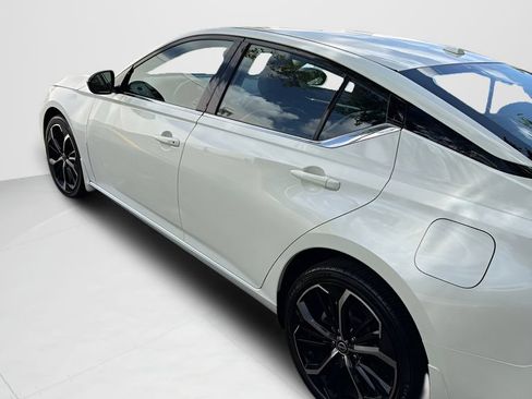 Used 2023 Nissan Altima 2.5 SR AWD/4WD image 4