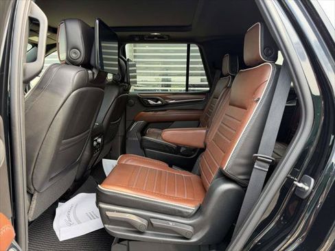 Used 2023 GMC Yukon Denali Ultimate AWD/4WD image 15