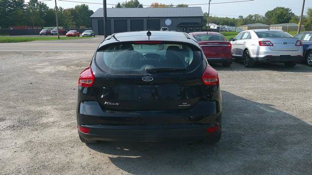 Used 2016 Ford Focus SE FWD image 4