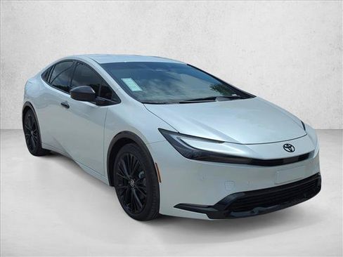 New 2026 Toyota Prius Plug-In Hybrid FWD image 3