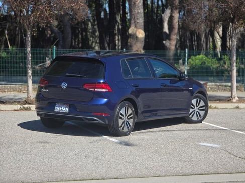 Used 2017 Volkswagen e-Golf SEL Premium image 7