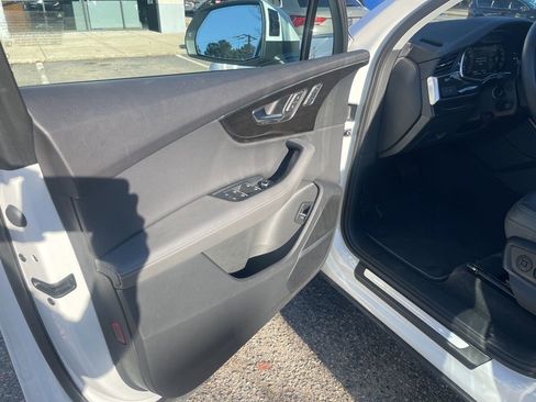 Used 2025 Audi Q7 3.0T Premium Plus image 11