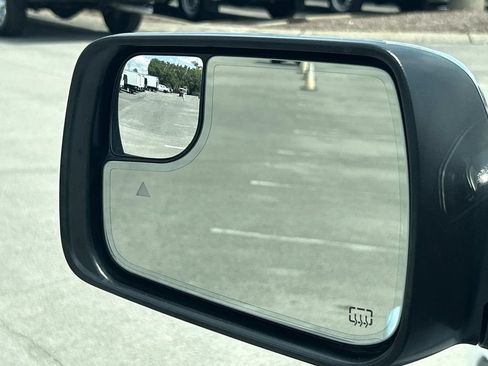 Used 2023 RAM 1500 Laramie AWD/4WD image 22