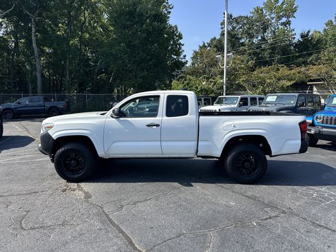 Used 2023 Toyota Tacoma SR RWD image 6