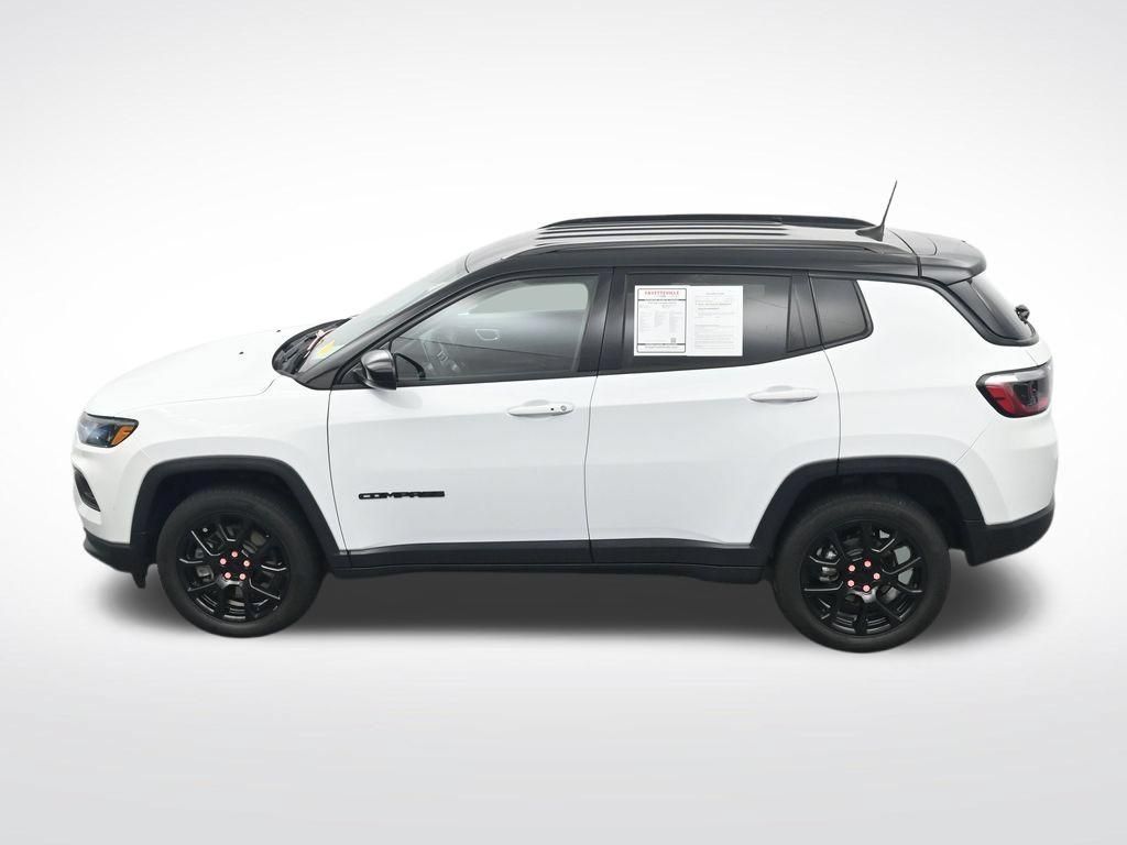 Used 2023 Jeep Compass Latitude AWD/4WD image 29