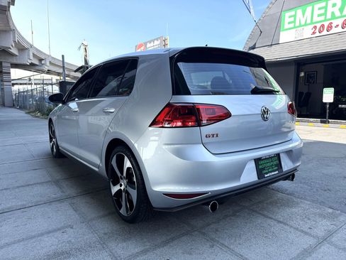 Used 2017 Volkswagen GTI SE image 7