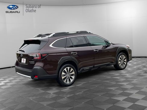 Used 2025 Subaru Outback Touring XT image 11
