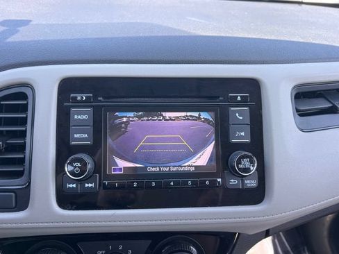 Used 2021 Honda HR-V LX image 23