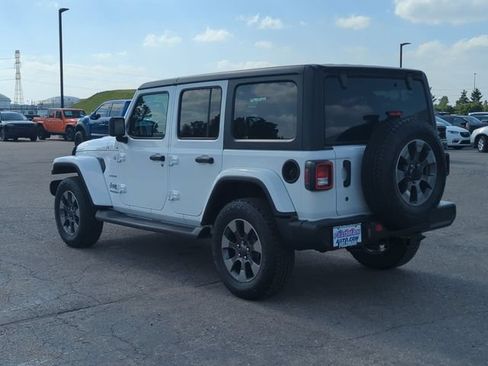 Used 2018 Jeep Wrangler Unlimited Sahara AWD/4WD image 5