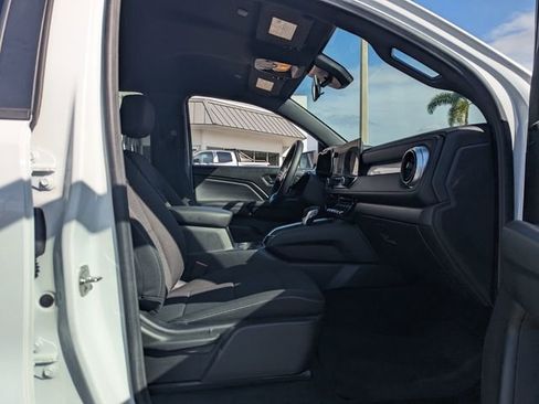 Used 2024 Chevrolet Colorado LT w/ LT Convenience Package image 16