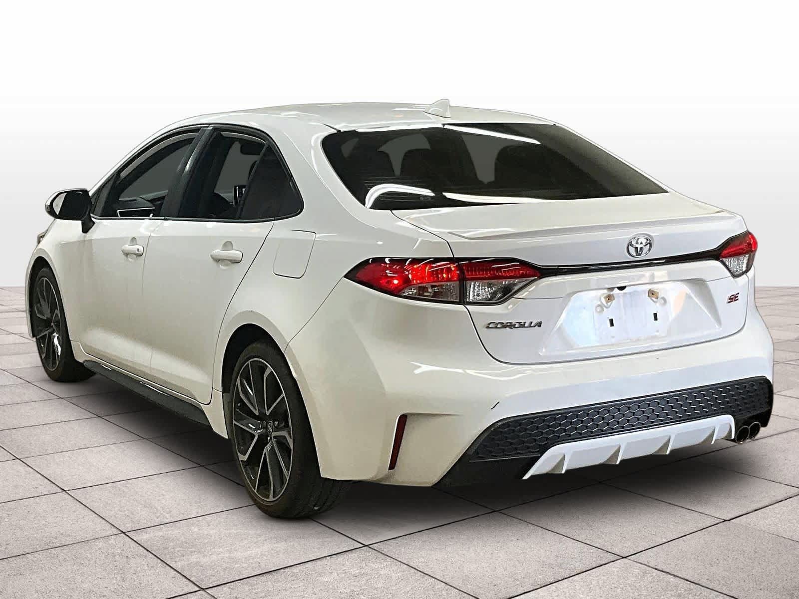 Used 2020 Toyota Corolla SE w/ SE Premium Package FWD image 14