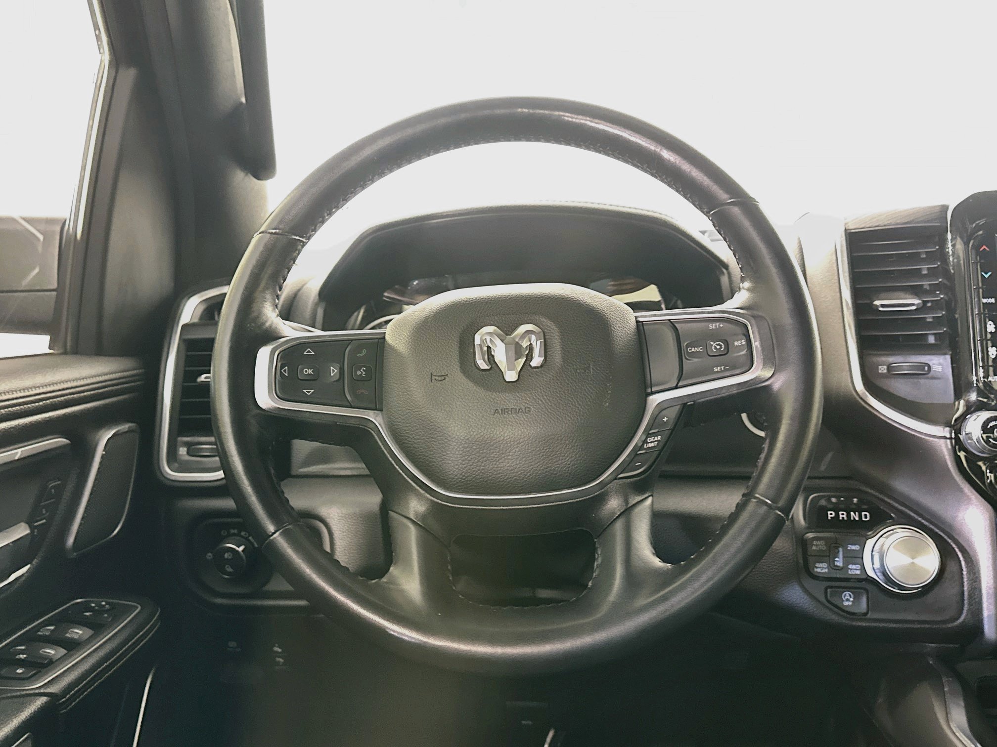 Used 2023 RAM 1500 Laramie AWD/4WD image 18