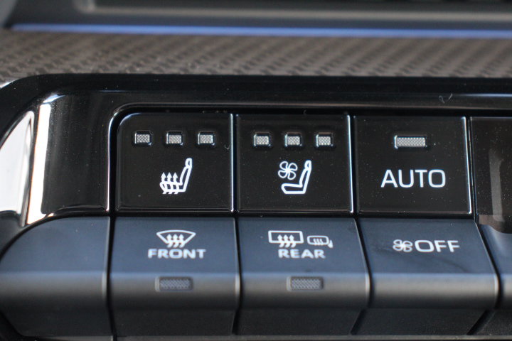 Certified 2025 Toyota Prius Limited FWD image 29