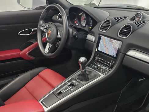 Certified 2025 Porsche 718 Boxster S RWD image 20