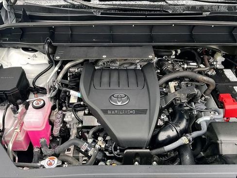 Used 2025 Toyota Highlander XLE AWD/4WD image 32
