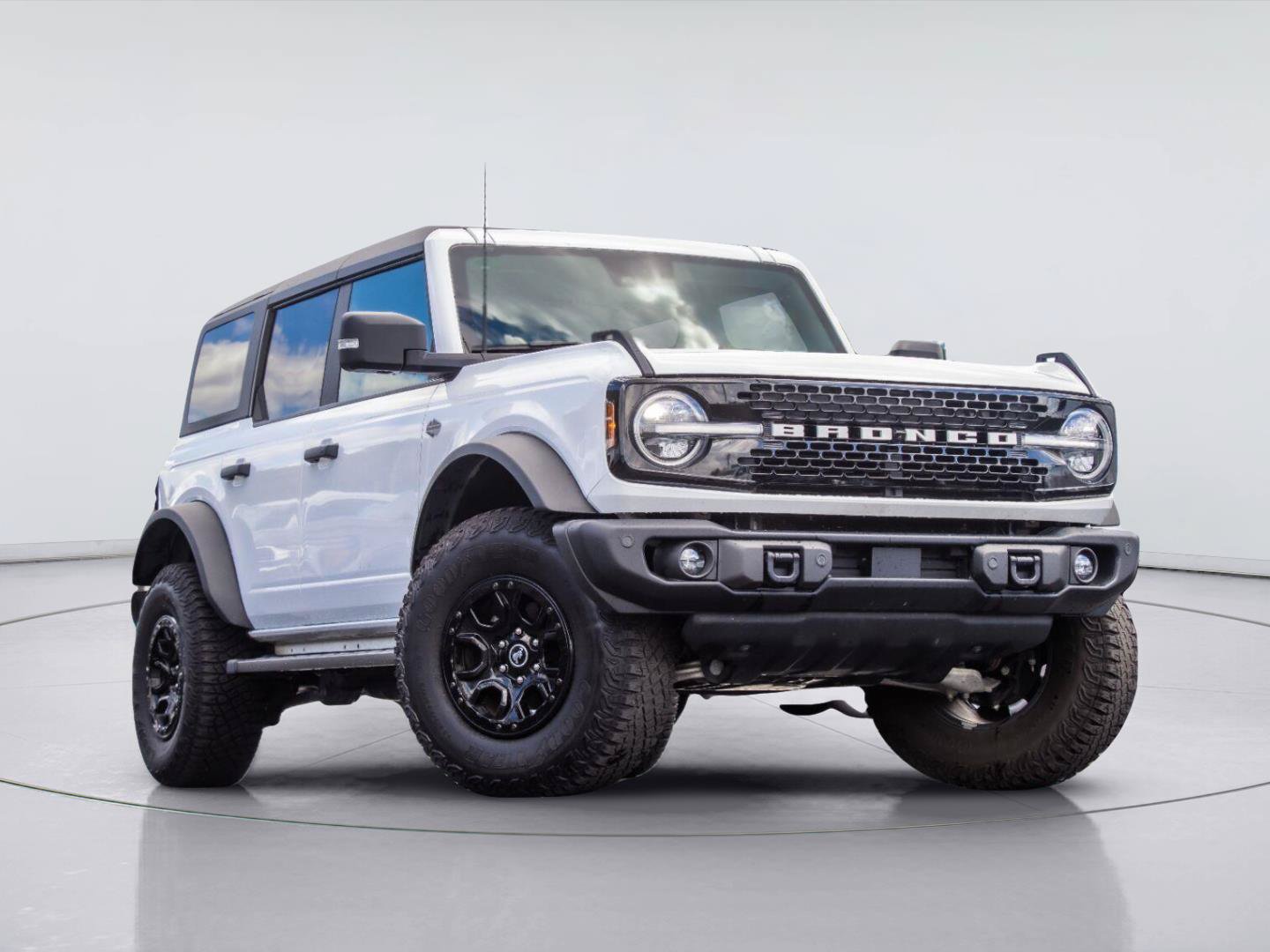 Used 2023 Ford Bronco Wildtrak AWD/4WD image 1