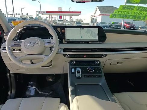 Used 2024 Hyundai Palisade Limited image 11