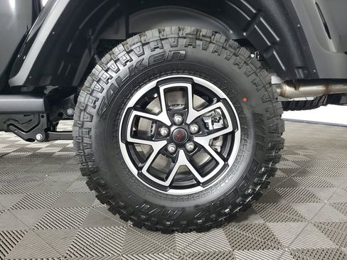 New 2025 Jeep Gladiator Rubicon image 28