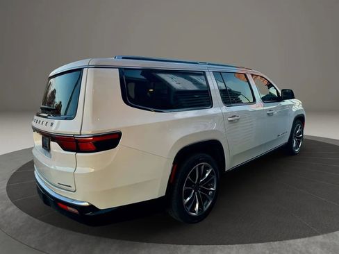 Used 2023 Jeep Wagoneer L Series III w/ Premium Group I image 7