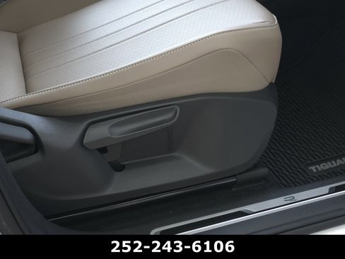 Used 2024 Volkswagen Tiguan SE R-Line AWD/4WD image 47