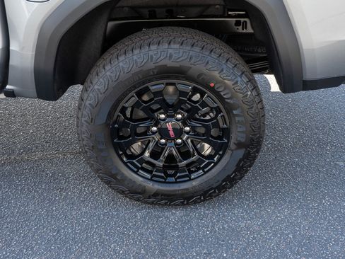 New 2026 GMC Canyon Elevation w/ Convenience Package image 9