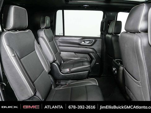 Used 2023 GMC Yukon XL SLT w/ SLT Premium Package image 22