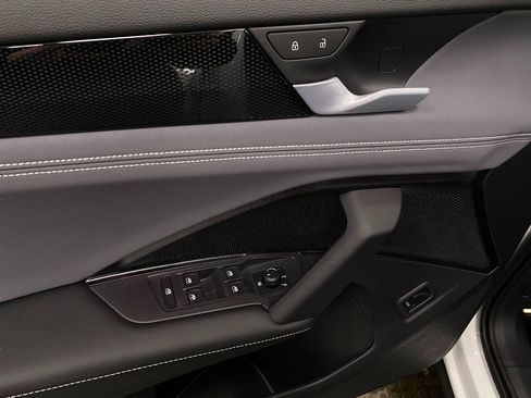 New 2026 Volkswagen Tiguan SE R-Line image 28