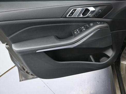 Used 2023 BMW X5 sDrive40i w/ M Sport Package image 13