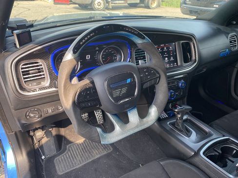 Used 2019 Dodge Charger Scat Pack w/ Dynamics Package RWD image 7