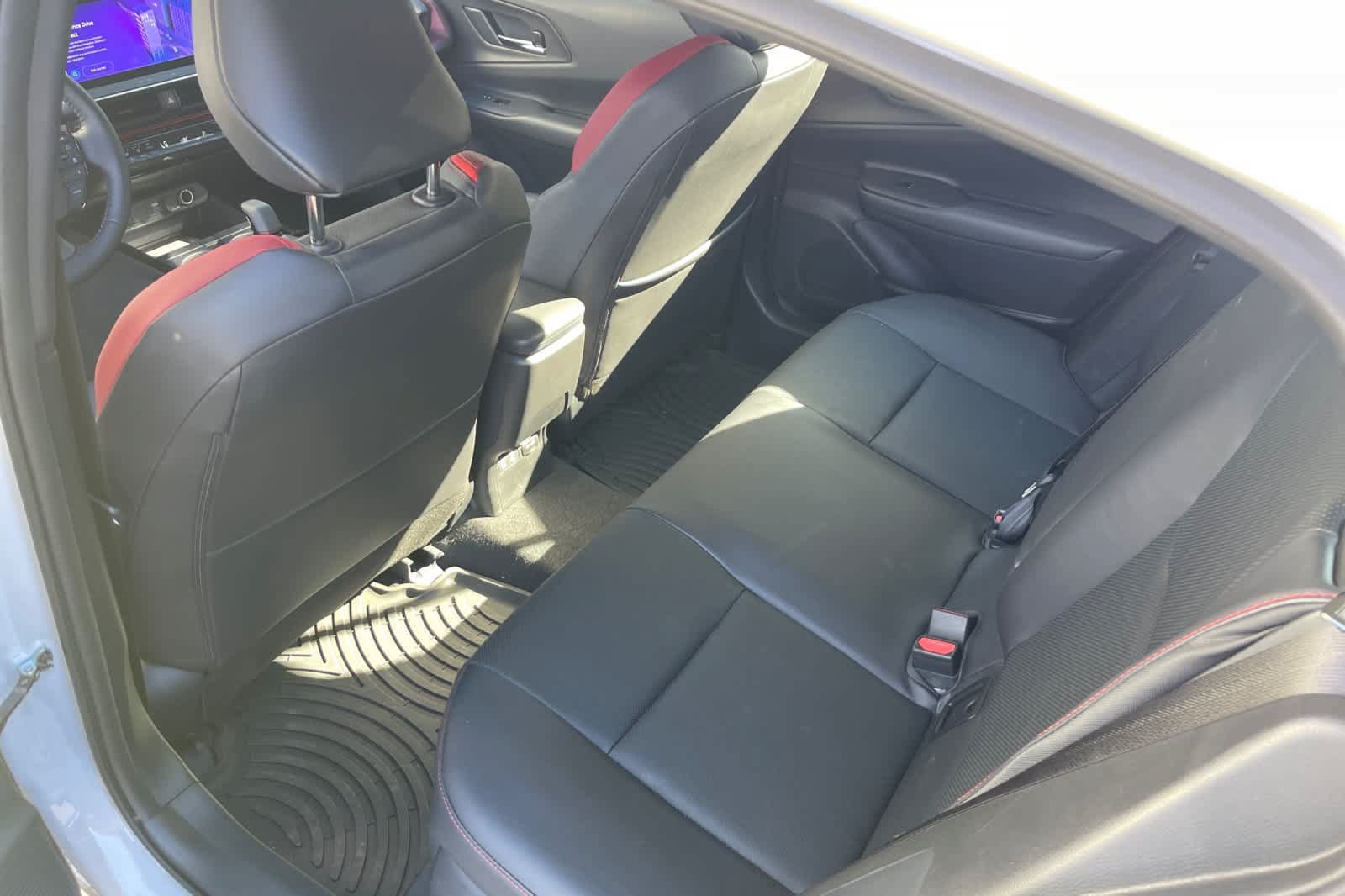 Used 2025 Toyota Prius Plug-In Hybrid FWD image 10