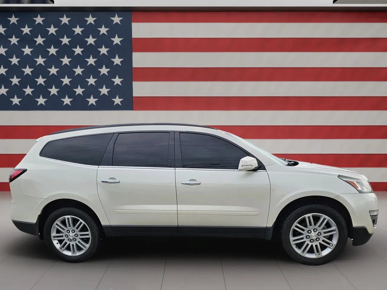 Used 2015 Chevrolet Traverse LT w/ Style and Technology Package FWD image 19