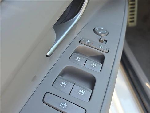 New 2026 Hyundai Elantra SEL Sport Premium FWD image 3