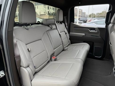 Used 2025 GMC Sierra 1500 SLT image 29