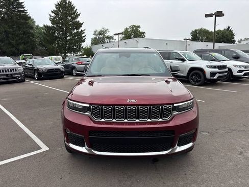 Used 2025 Jeep Grand Cherokee L Summit AWD/4WD image 5