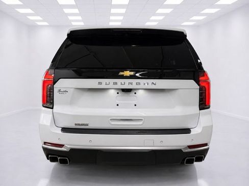 Used 2026 Chevrolet Suburban High Country AWD/4WD image 14