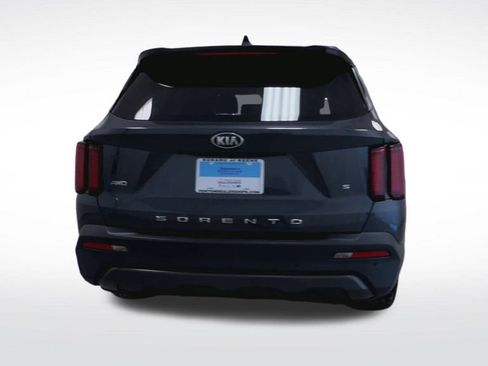 Used 2021 Kia Sorento S w/ Panoramic Sunroof Package image 7