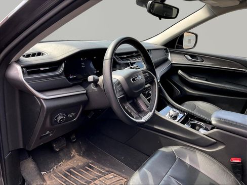 Used 2022 Jeep Grand Cherokee L Limited AWD/4WD image 18