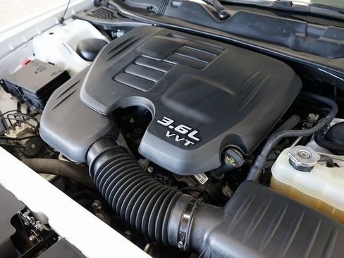 Used 2019 Dodge Challenger SXT image 41