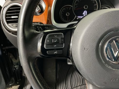 Used 2013 Volkswagen Beetle Turbo FWD image 25