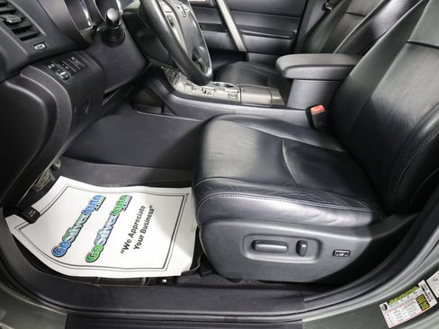 Used 2010 Toyota Highlander SE AWD/4WD image 13