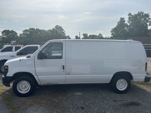 Used 2010 Ford E-150 and Econoline 150 image 7