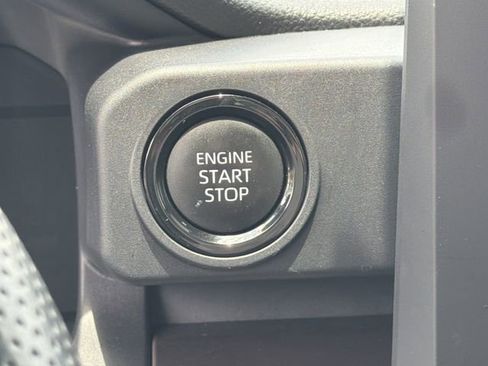 Certified 2024 Toyota Tacoma SR5 AWD/4WD image 19