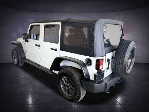 Used 2010 Jeep Wrangler Unlimited Sport image 14