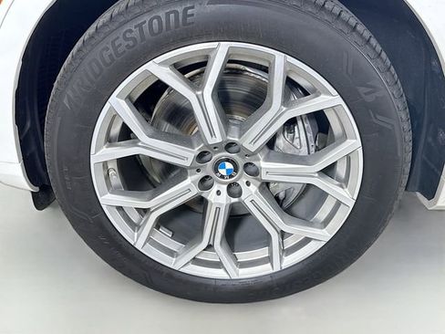 Used 2024 BMW X7 xDrive40i w/ Parking Assistance Package image 33