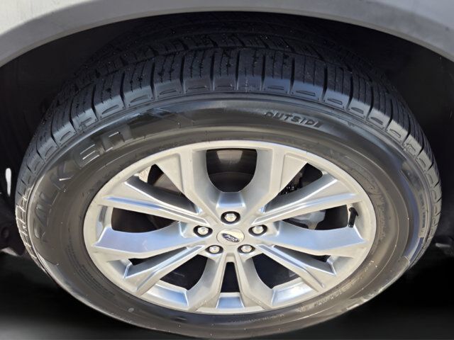 Used 2021 Ford Explorer Limited w/ Equipment Group 301A RWD image 29